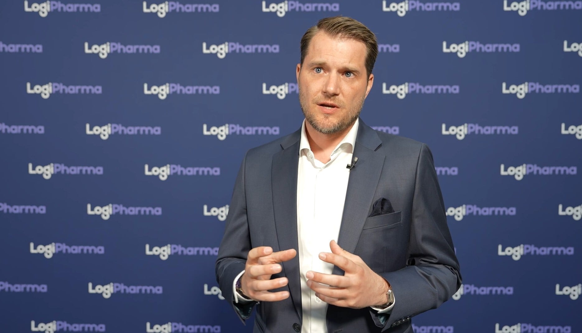 Christoph Bamert, CSO at ELPRO, discussing data-driven pharmaceutical logistics and temperature monitoring at LogiPharma.